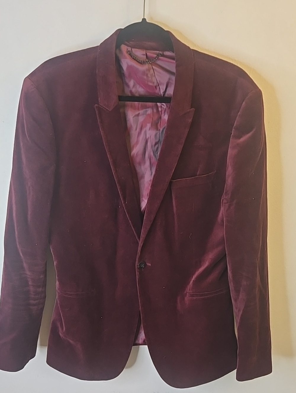 Topman Men's Burgundy Velvet Blazer - Classic Single-Breasted Style